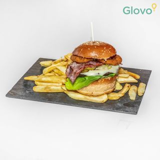 Western Burger,Cartofi prajiti, sos inclus