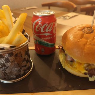 Hamburguesa Gula + Patatas fritas+ bebida