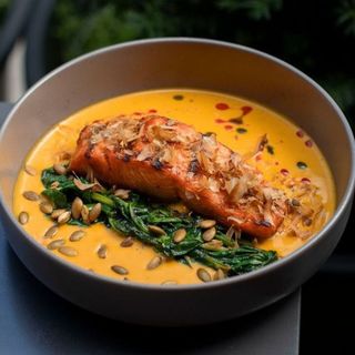 Форель смажена на грилі з кремом з тикви