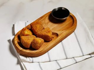 Камамбер фрі з ягідним соусом (120/50g)