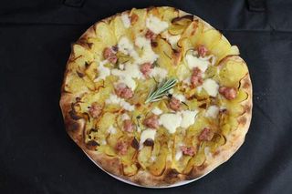 Pizza Patate e Salsiccia
