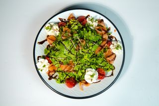 Салат с семгой (400г)