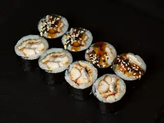 Maki z węgorzem (8szt) (120g)