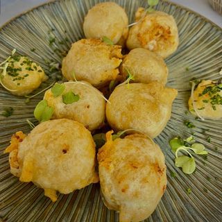 Buñuelos Cremosos De Queso (6 Uds.)