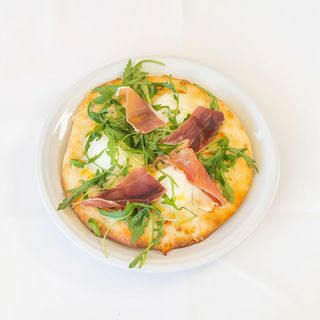 Pizzetta bianca bufala e crudo
