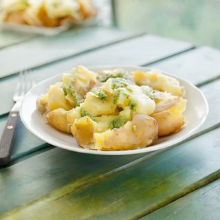 Молодой картофель в сливочном соусе