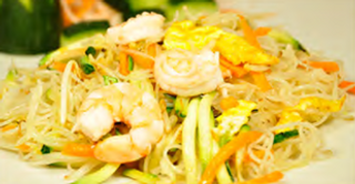 Spaghetti di riso con gamberi