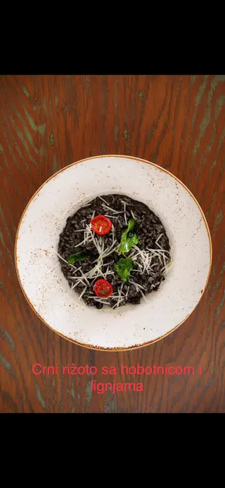 Crni risotto sa hobotnicom i gamborima 350 gr