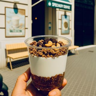 Combo Porridge or Greek Yogurt +Juice