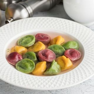 Цветные пельмени с фаршем