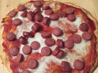 Pizza wurstel
