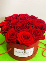 წითელი ვარდების კოლოფი