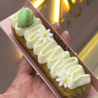 Еклер фісташковий