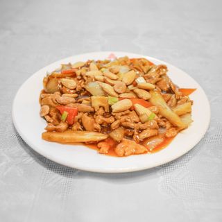 Galinha com amêndoas