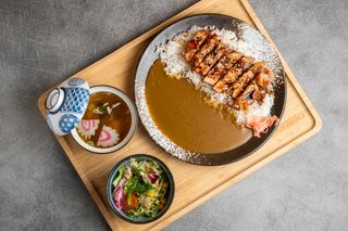 48.Pollo teriyaki al curry