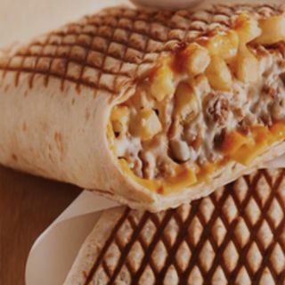 Taco de carne de kebab mixto salsas