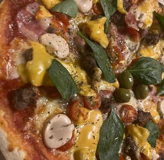 Burger pizza