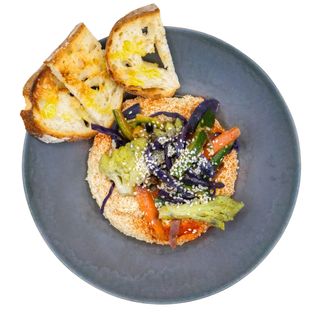 Hummus e verdure arrosto