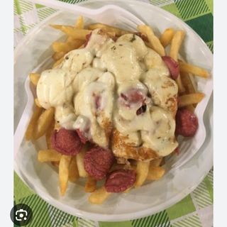 Piatto wurstel provola e patatine