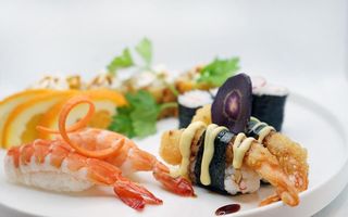 Misto di sushi cotti 12 pezzi