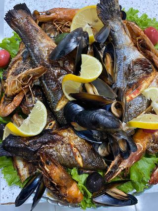 ზღვის პროდუქტების ასორტი