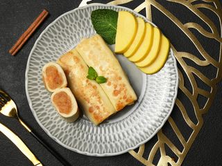 Naleśniki z karmelizowanymi jabłkami - 3 szt. (na gorąco)