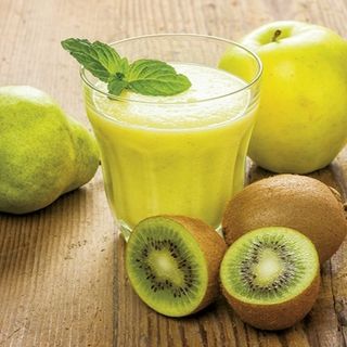 Frullato kiwi, limone, mela, zenzero