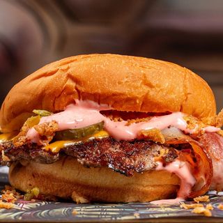 Hotoma Cheeseburger