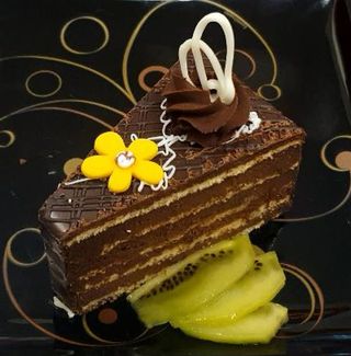 Felie tort de ciocolată