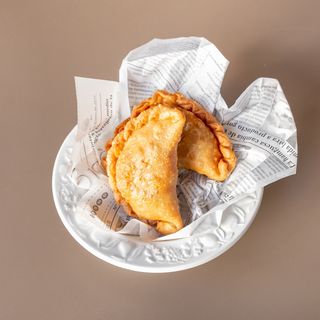 Empanada de Queso y Cebolla 