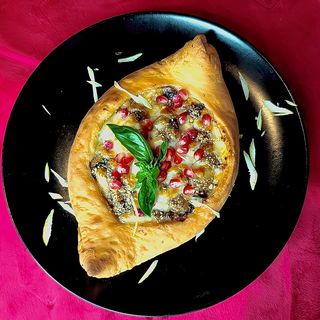 Chaczapuri z pieczarkami