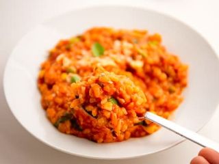 Постен ориз с домати