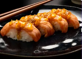 145 Nigiri De Salmón Flameado (4 Uds.)