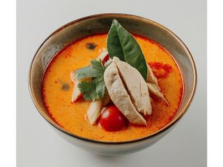 Tom Yum z kurczakiem (350g)
