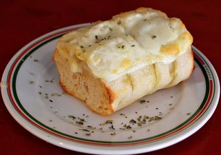 Pan De Ajo Con Queso