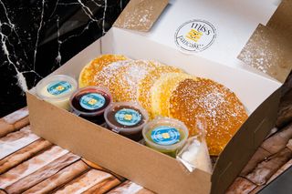 3 Pancakes + 2 creme +omaggio 2 granelle