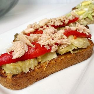 Tostada Atun y Pimientos
