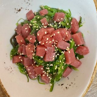 Ensalada Wakame Con Atún