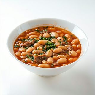 Borş moldovenesc de fasole cu costiţă