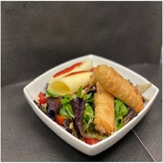 Ensalada Dos Quesos Con Confitura De Tomate