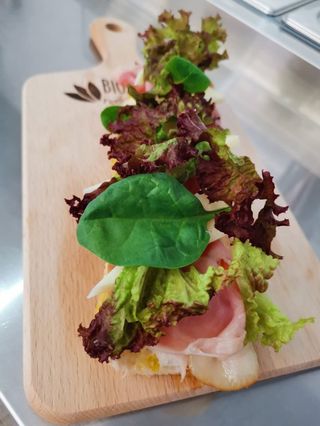 Bocadillo  Lacon Y Queso (sunca si branza)