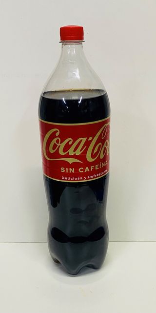 Botella de 2 L de Coca Cola sin cafeína