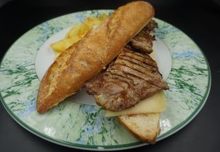 Bocata De Llom Amb Formatge