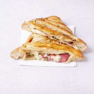 Warkocz  z serem, salami i jalapeno 350g