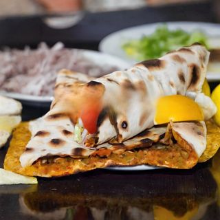 ЛЯХМАДЖУН с ТЕЛЕШКО (кралски) XXL