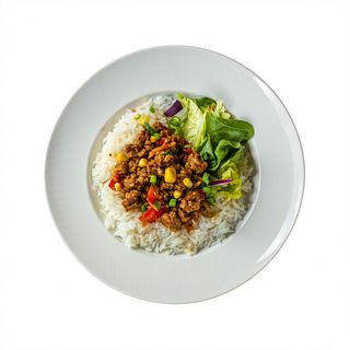 Arroz Con Carne Y Ensalada