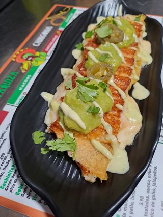 Quesadilla pollo con extra guacamole