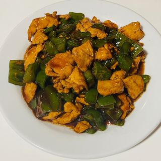 Pollo Con Pimientos Verdes