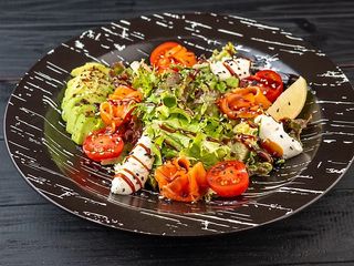 Салат с лососем (0.320/30)