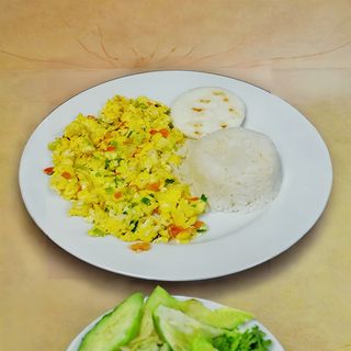 Arroz Con Huevos Revueltos
